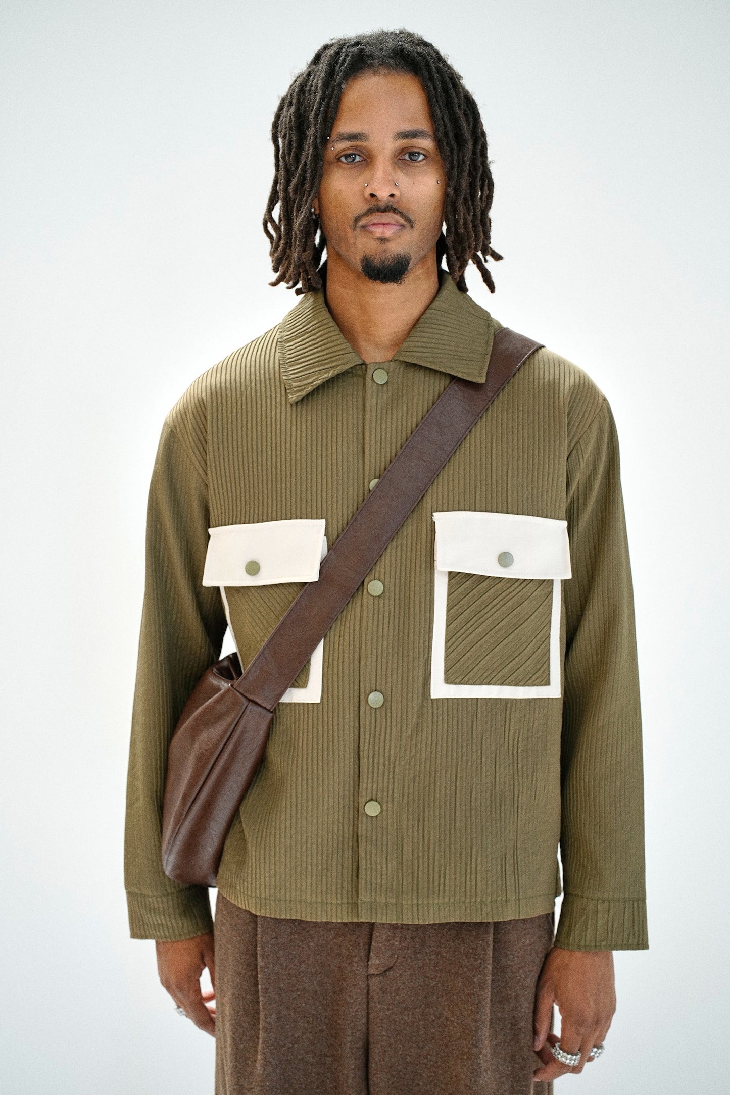 SLOUCH CROSSBODY BAG, BROWN