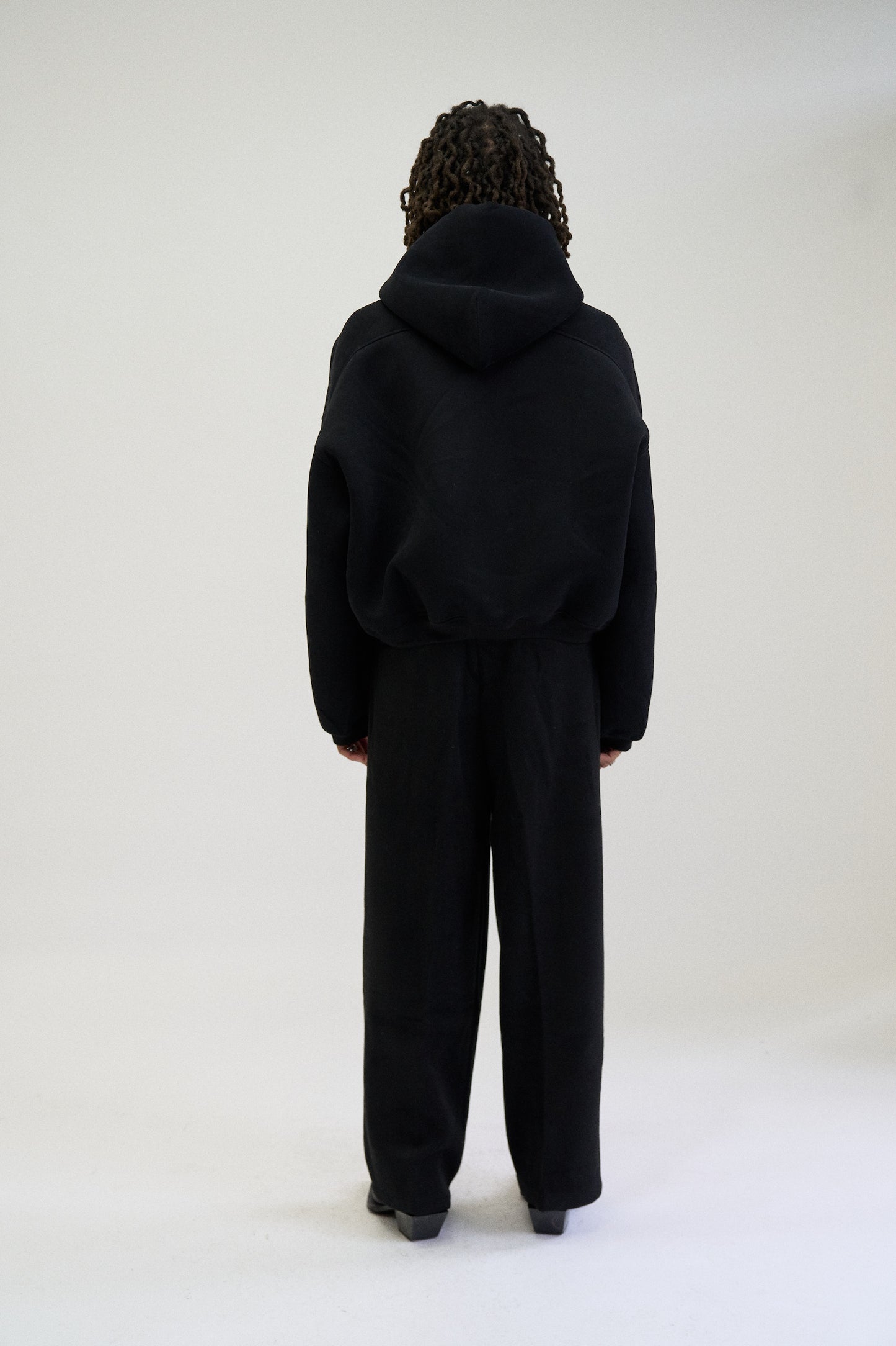 STRUCTURED ZIP HOODIE, BLACK