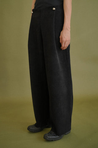 FINAL SALE | PLEATED POINT TROURSER