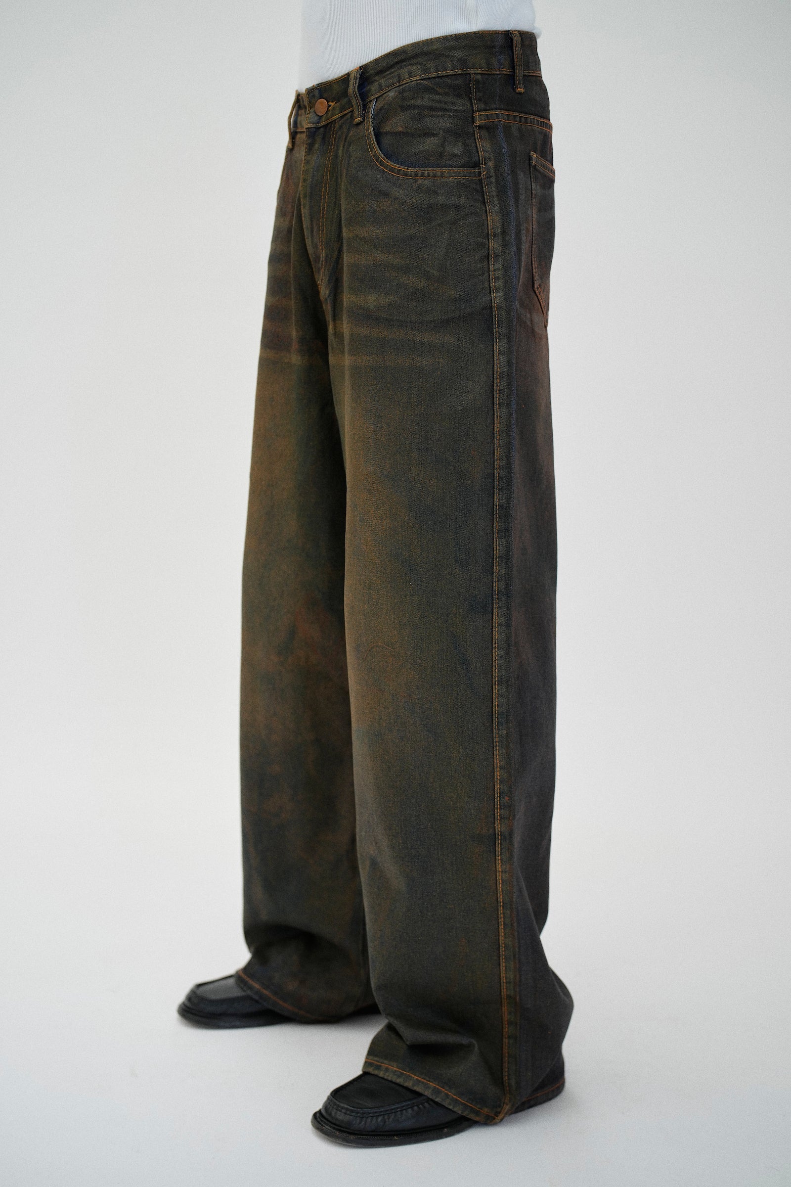 WAXED BAGGY JEANS