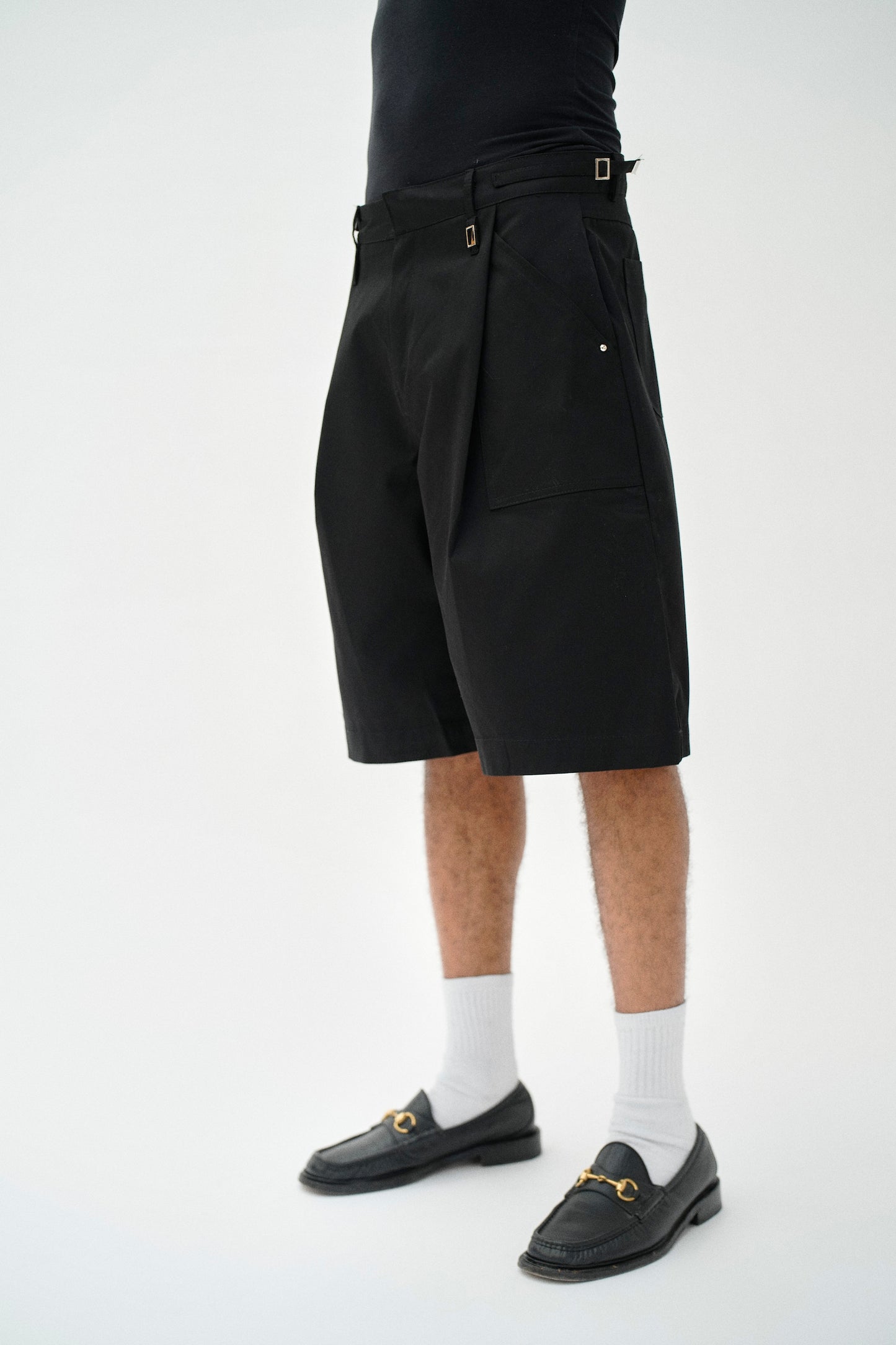 PLEATED SHORTS