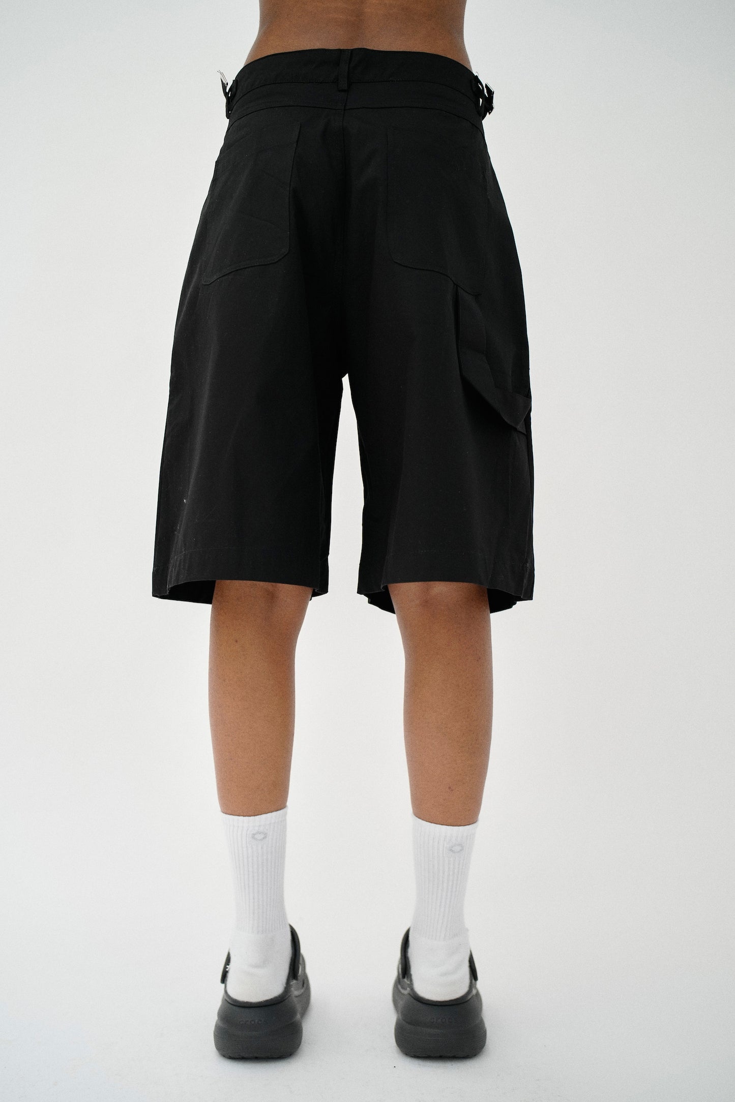 PLEATED SHORTS