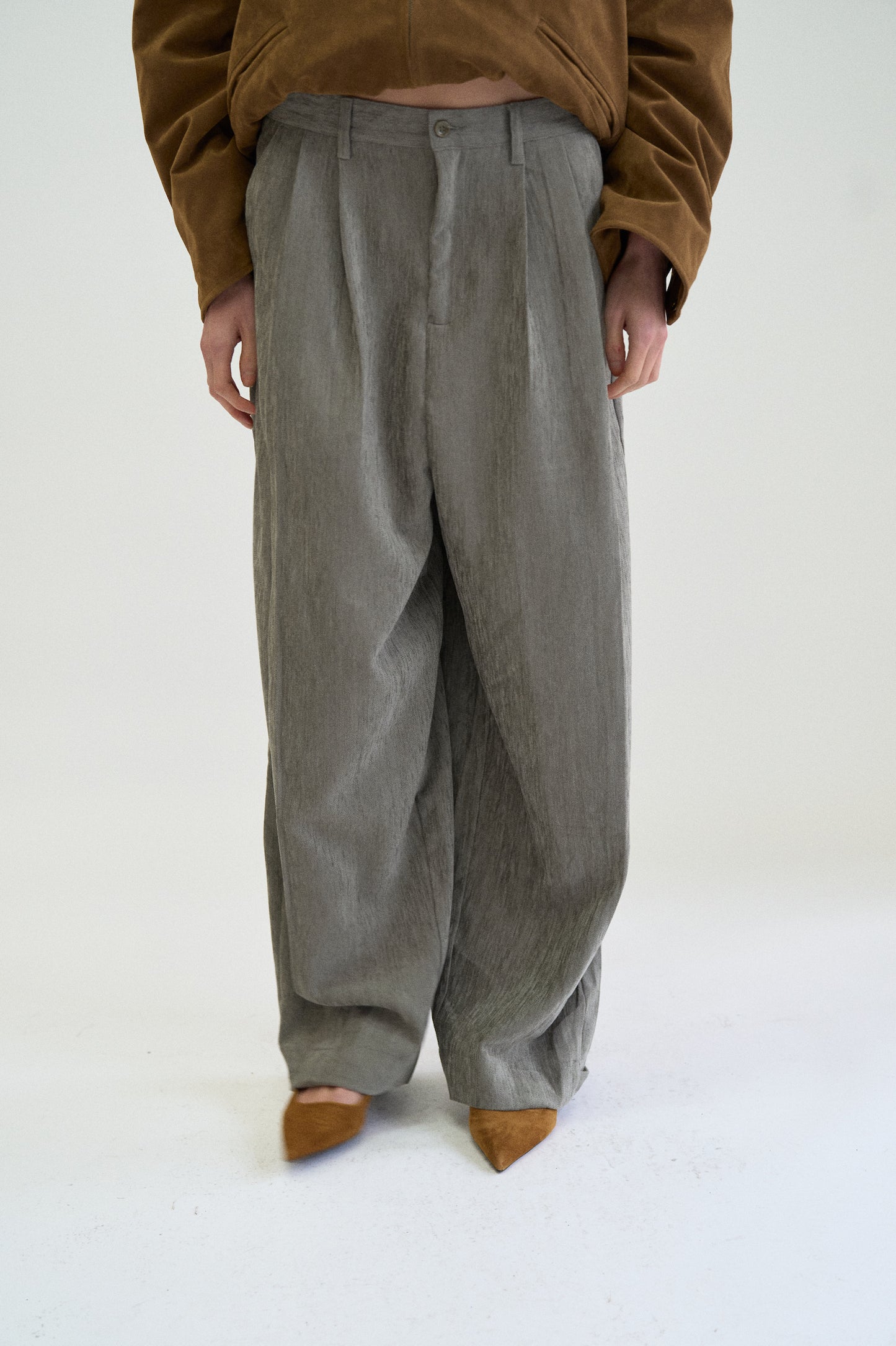 MOTTLE PLEATED TROUSER