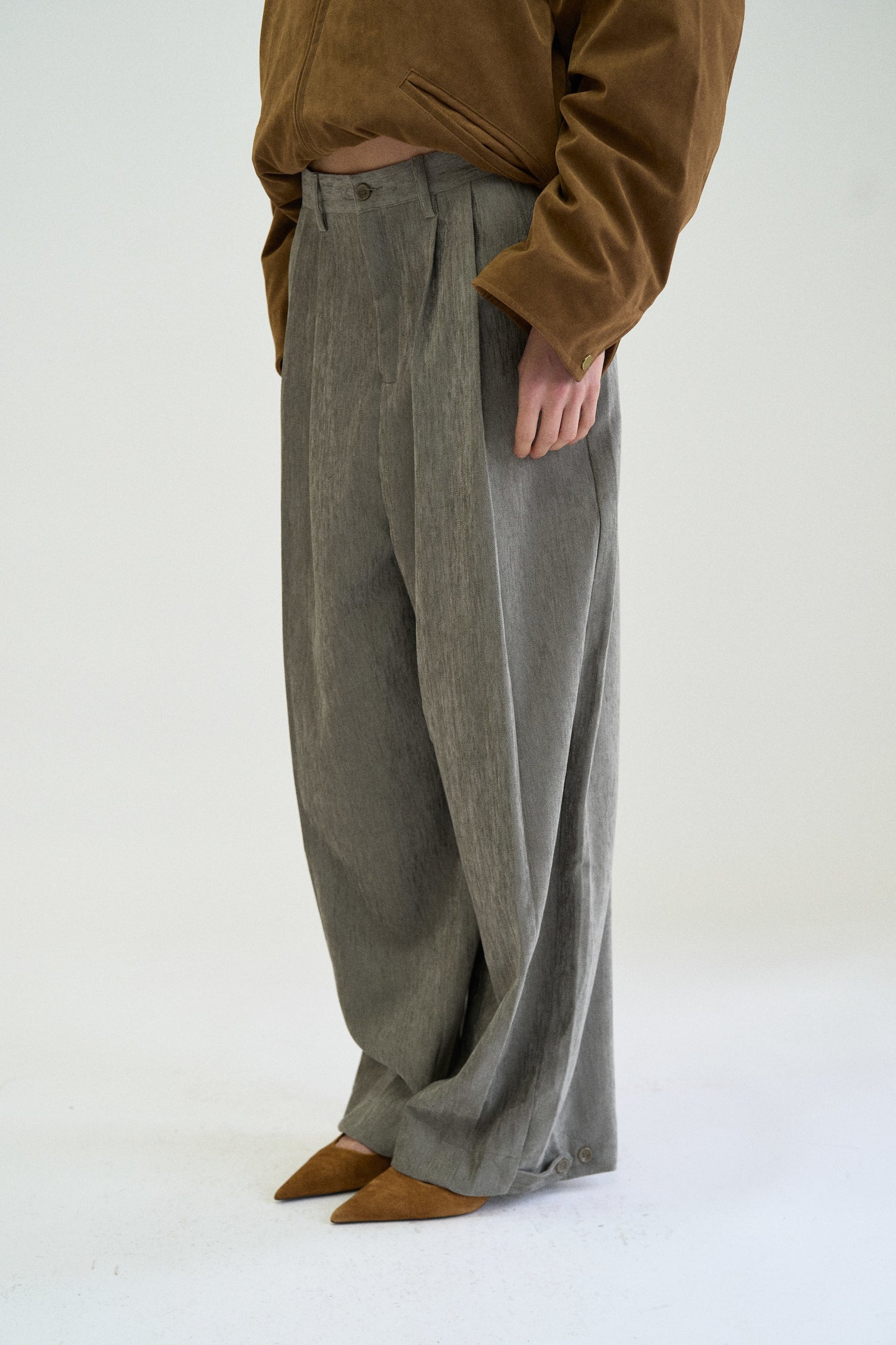 MOTTLE PLEATED TROUSER