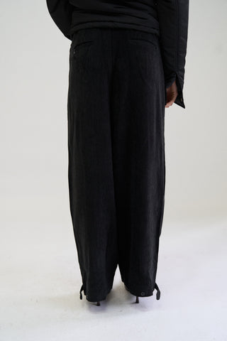 NERO PLEATED TROUSER