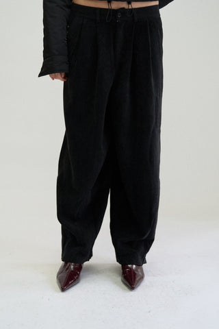 NERO PLEATED TROUSER