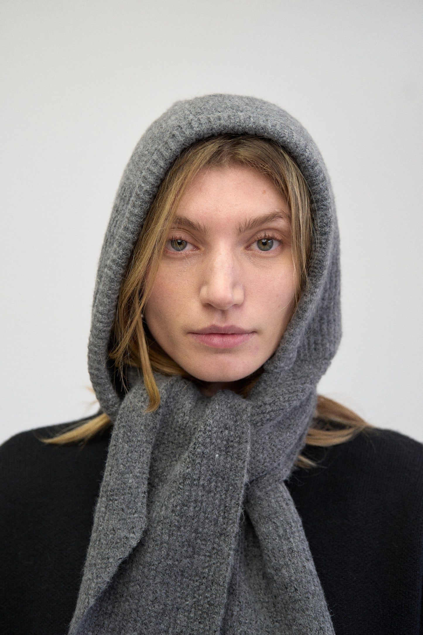 HOODED SCARF