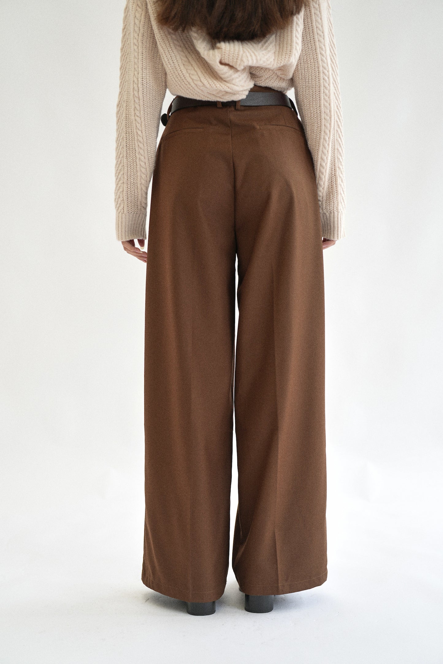 CARAMEL PLEATED TROUSER