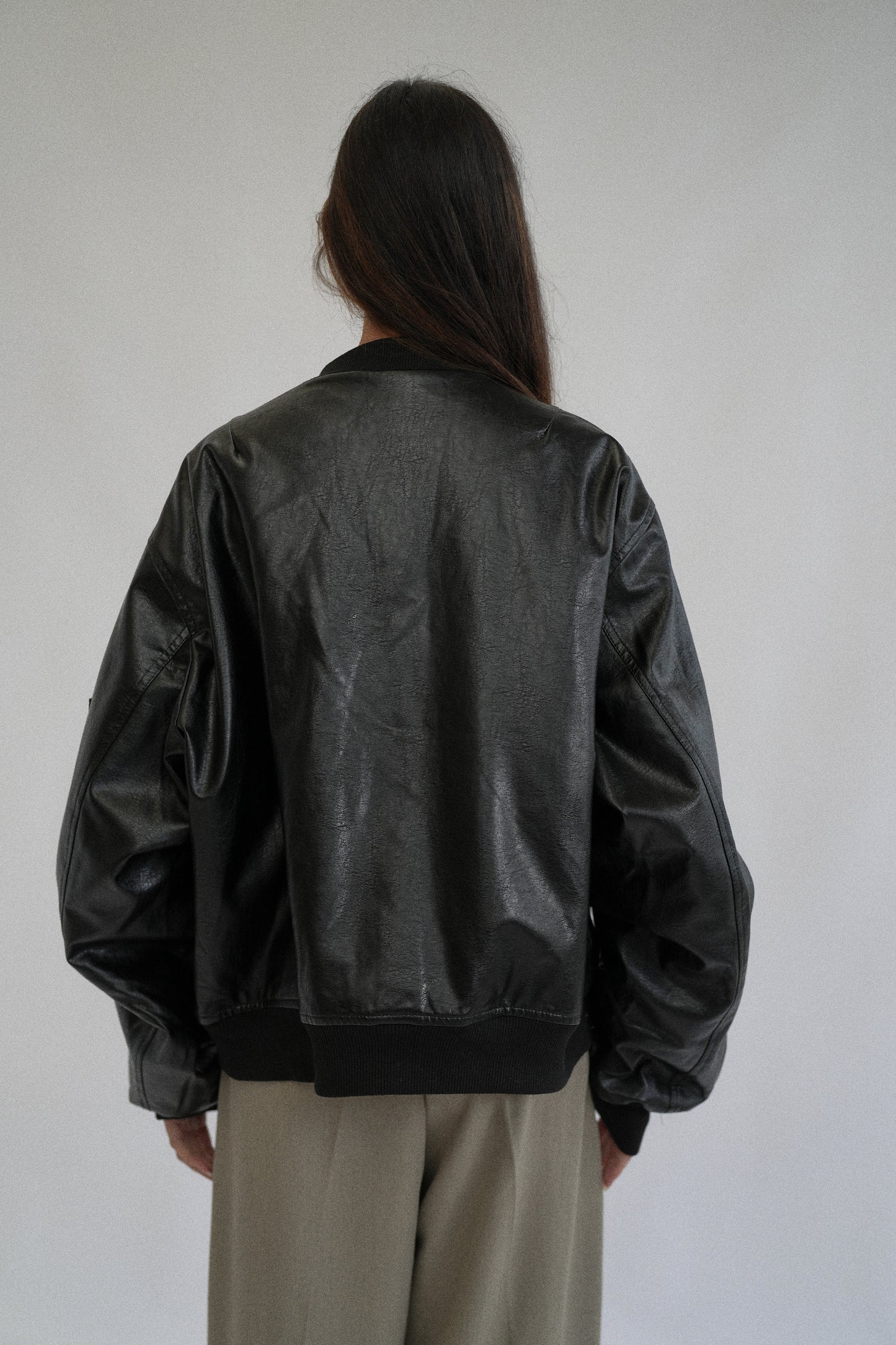 ULTRA LIGHT BOMBER JACKET IN FAUX LEATHER