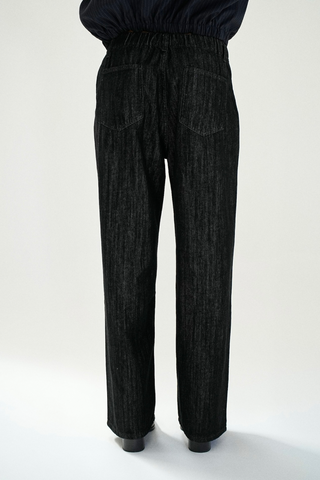 FINAL SALE | PLEAT DARKWASH JEANS