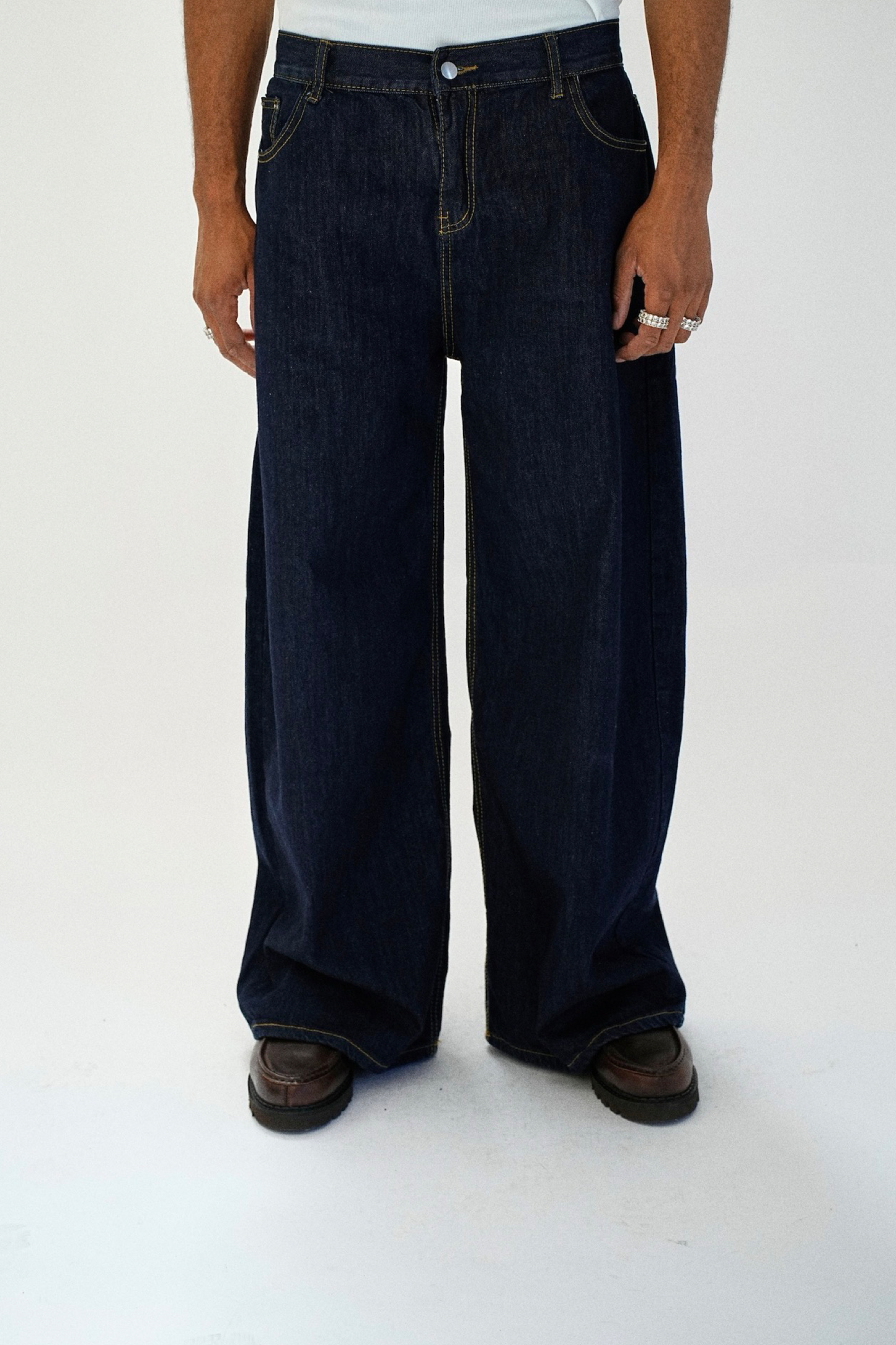 BARREL JEANS