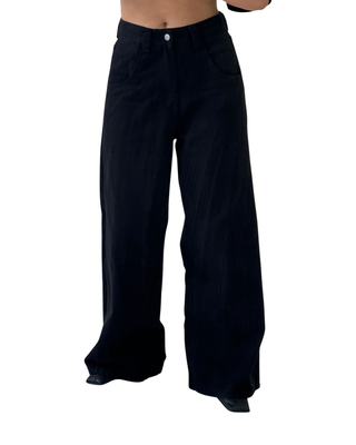 True Black Oversized Jeans